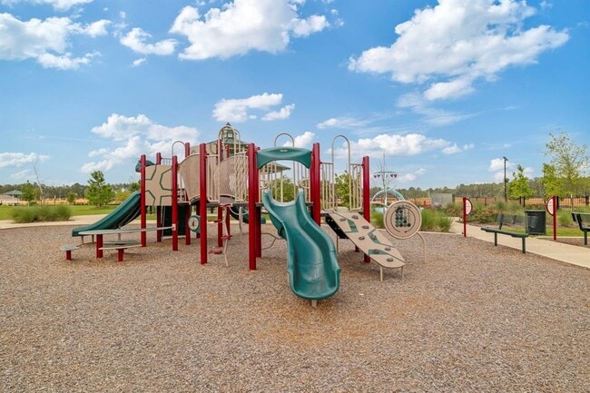 Building Photo - 15834 Berry Hl Dr