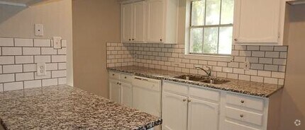 Building Photo - 2902 S Fielder Rd