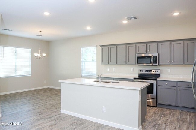 Building Photo - 15835 N 65th Ave