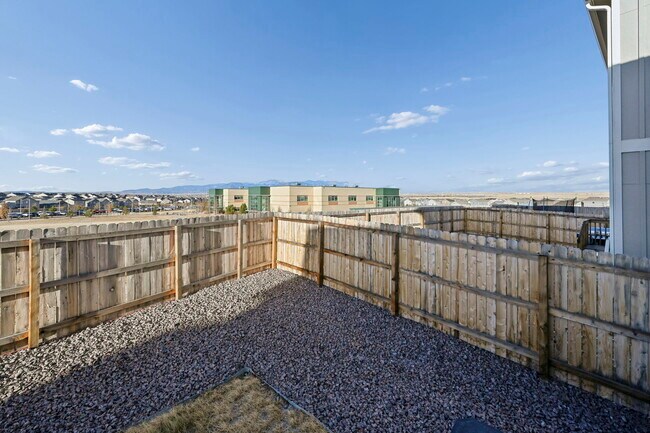 Building Photo - 11197 House Finch Ln