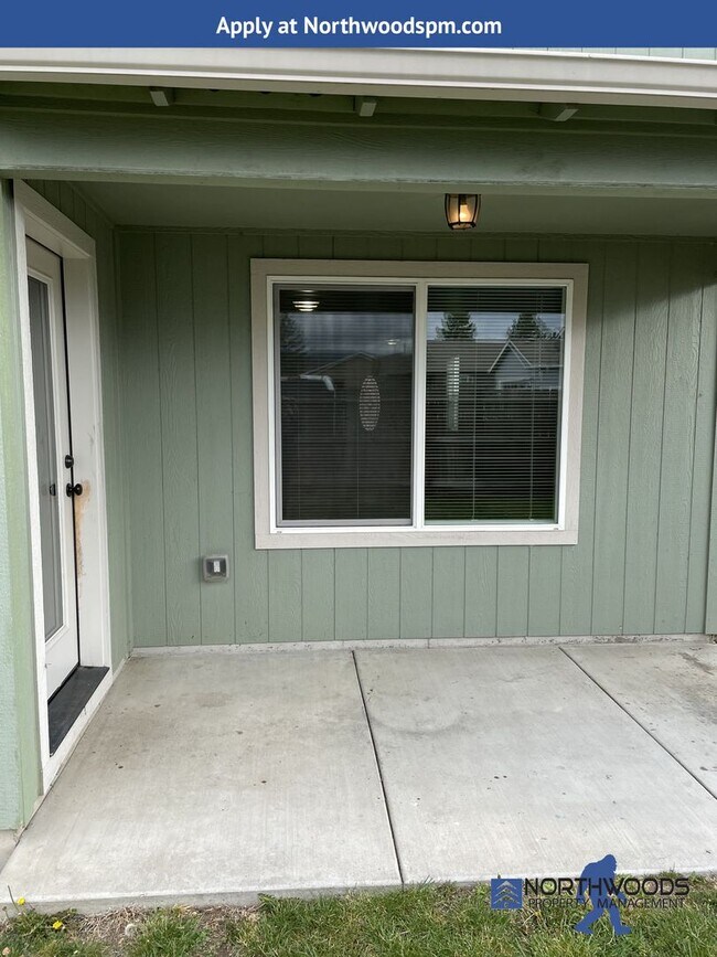 Building Photo - Welcome Home to this Beautiful 1982 Sq. Foot  4 bedroom, 2.5 bath house.