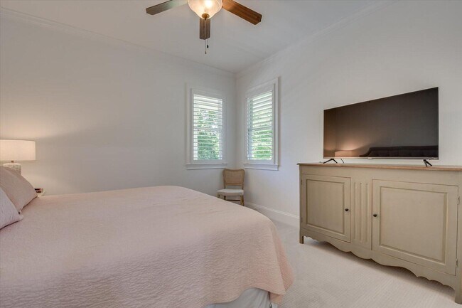 Building Photo - 501 John Fox's Run