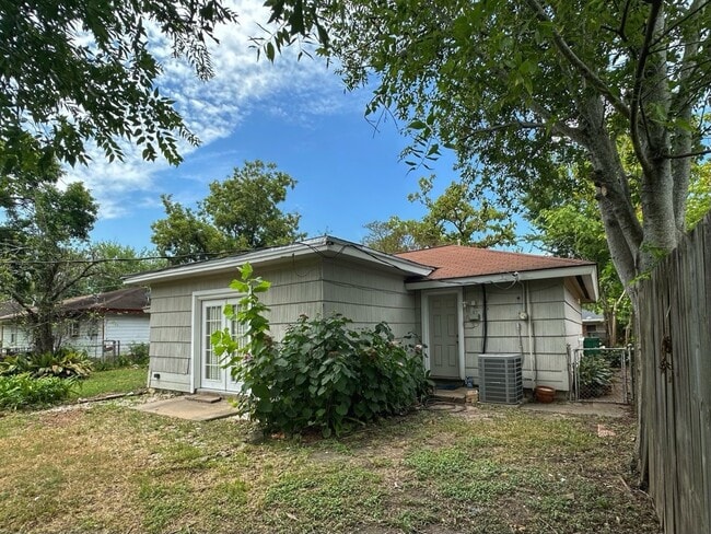 Building Photo - 3106 Maysel St
