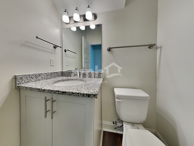 Building Photo - 5516 Central Grove Sq