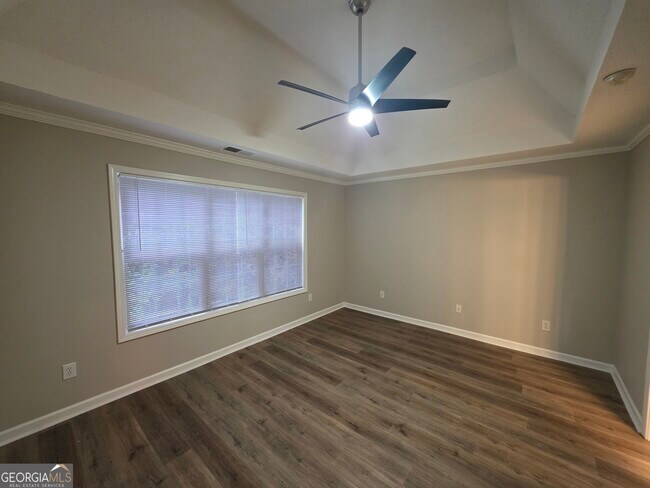 Building Photo - 120 Cloverwood Dr