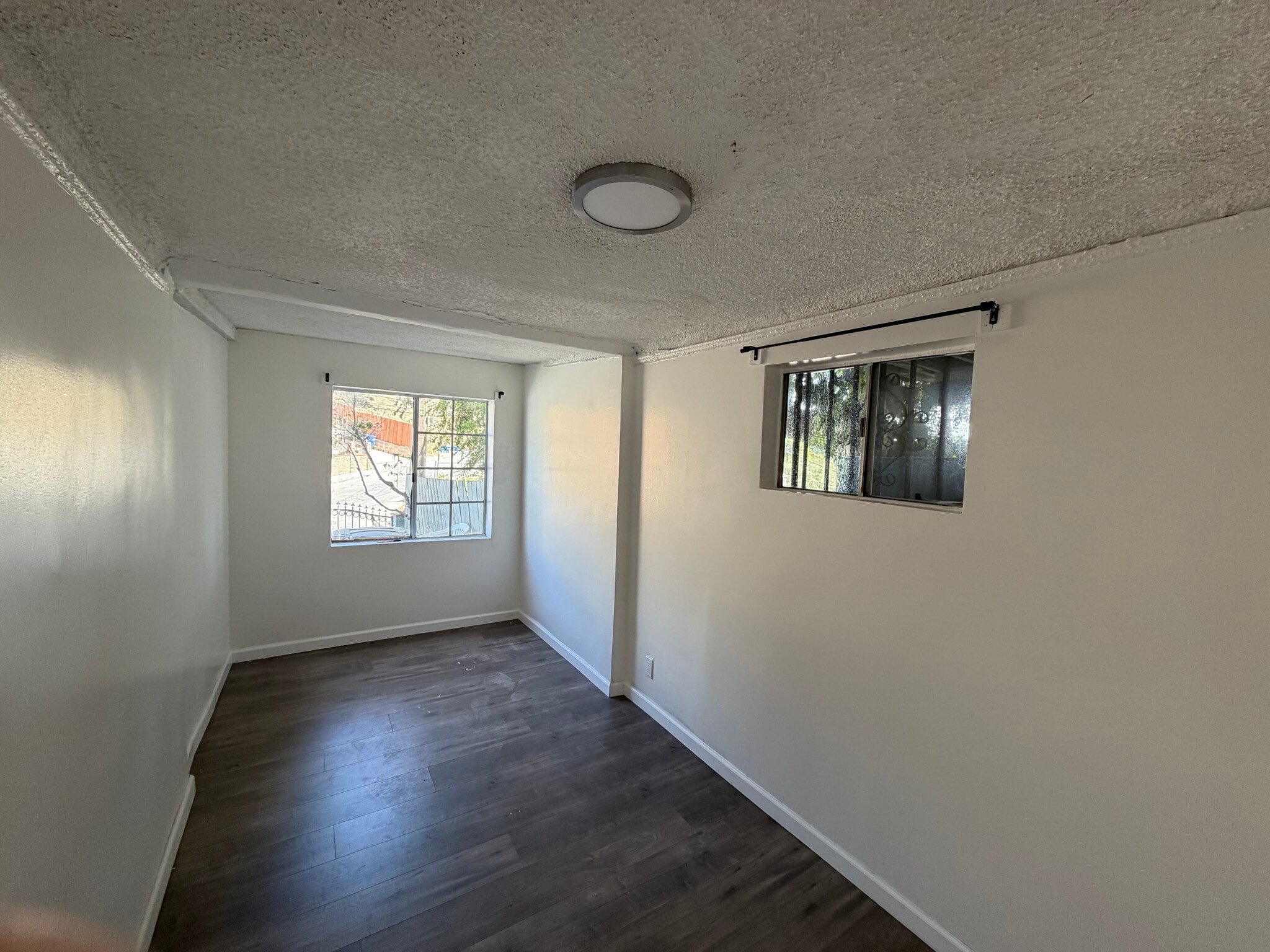 Building Photo - 1041 Geraghty Ave