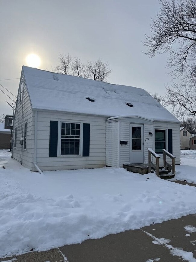 Building Photo - 229 W Marquette St