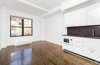 Building Photo - 212 W 91st St