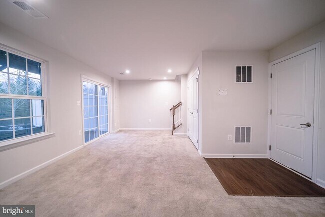 Building Photo - 9816 Cedarmass Cir