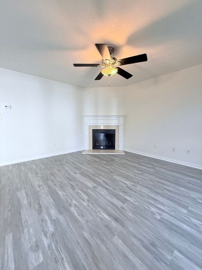 Building Photo - Spacious 3/2.5 Townhome in Lawrenceville