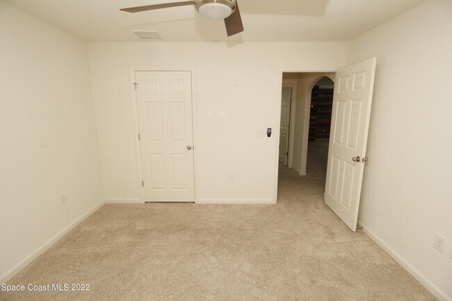 Building Photo - 884 Musgrass Cir