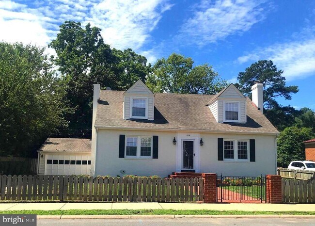 Building Photo - 1208 Littlepage St
