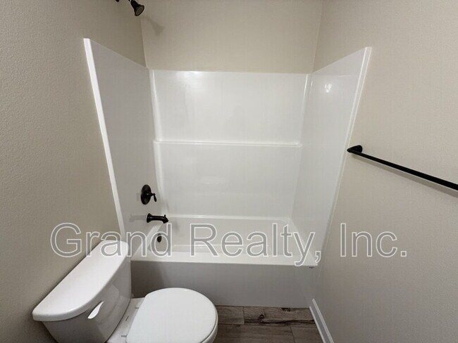 Building Photo - 4026 Roxies Ln