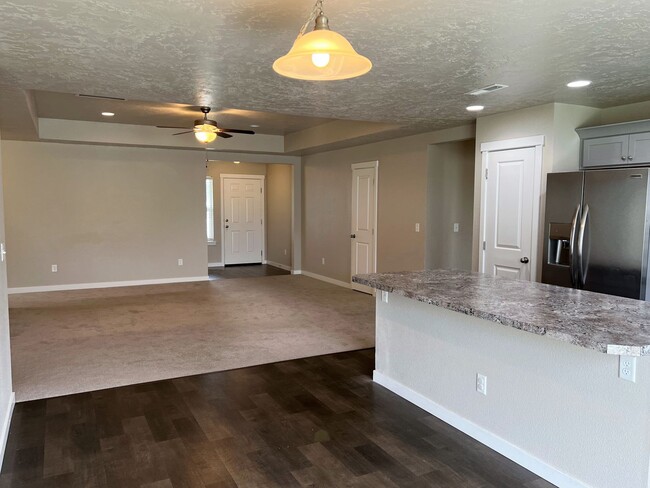 Building Photo - Kuna Kutie 3 bd, 2 bath in the Greyhawk Su...