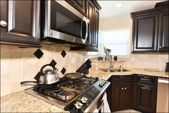 Building Photo - 5060 Silver Sands Ave