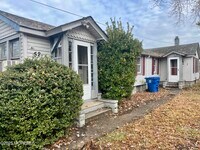 Building Photo - 52 Shoreland Terrace