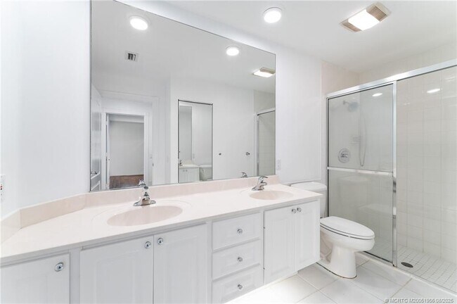 Building Photo - 1607 SW Shady Lake Terrace