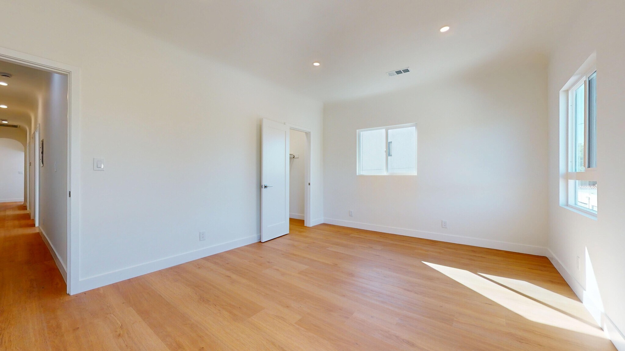 Building Photo - 5133 W 21st St