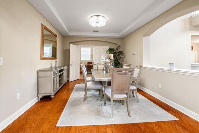 Building Photo - 2330 Nesslewood Dr