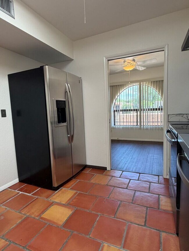 Building Photo - Stylishly Remodeled 2-Bedroom 2 Bath Townhome in Pueblo Villas