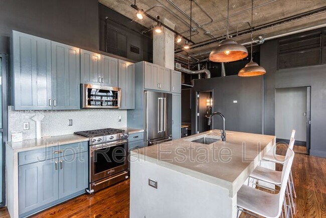 Building Photo - 3180 Mathieson Dr NE