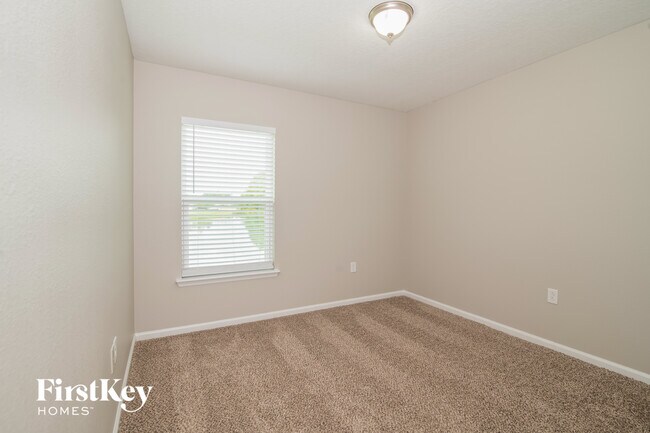 Building Photo - 7605 Fanning Dr