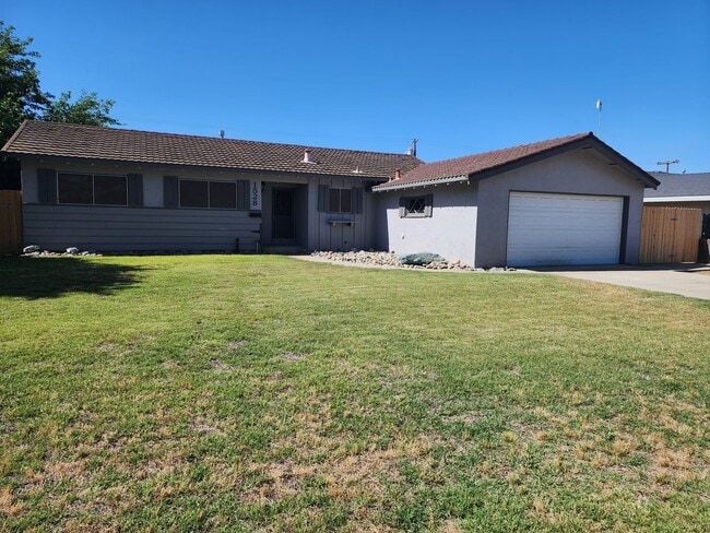 Building Photo - Beautiful Remodled, 3 Bedroom Home!