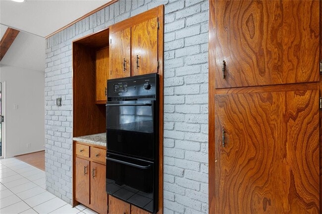 Building Photo - 8102 Red Willow Dr