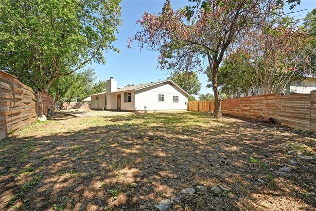 Building Photo - 7605 Bender Dr