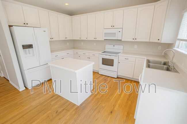 Building Photo - 4884 S Liverpool Ct