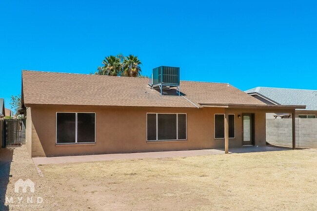 Building Photo - 10257 W Pasadena Ave