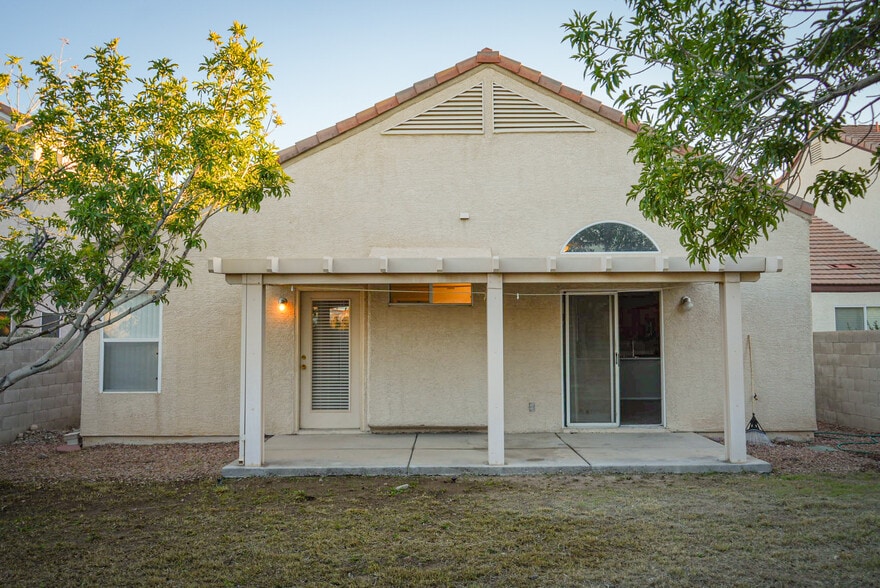 Building Photo - 588 Solstice Ave