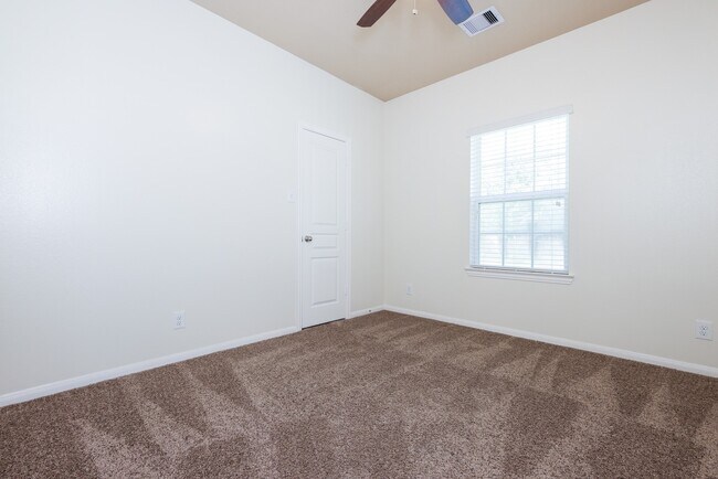 Building Photo - 8114 Malago Point Dr