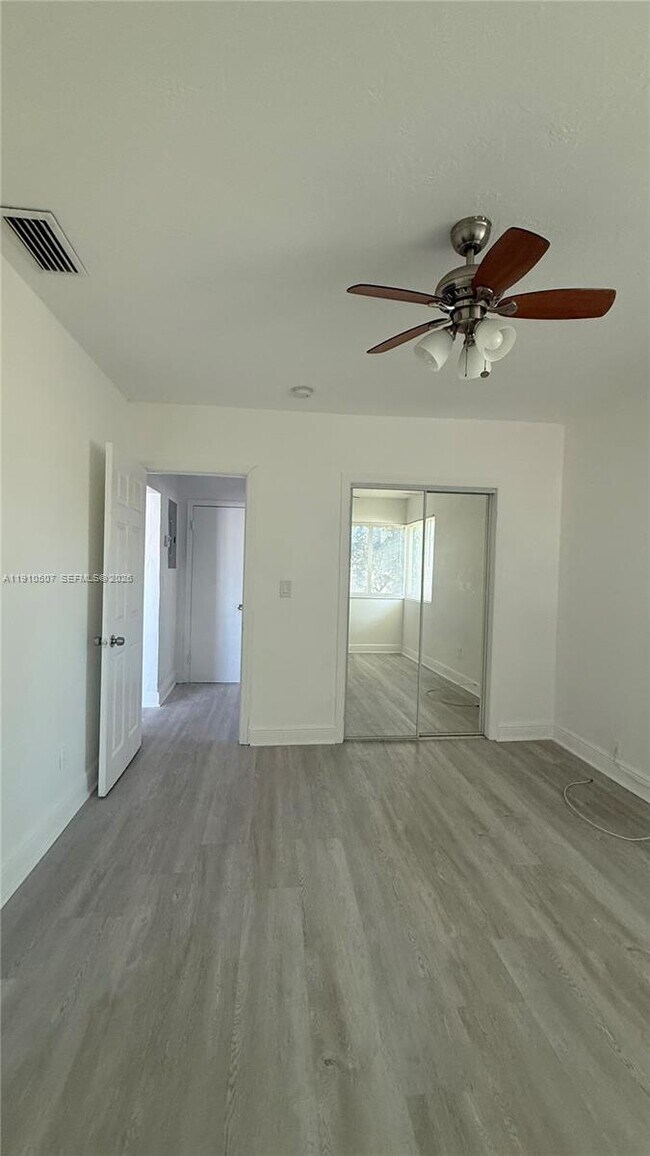 Building Photo - 1070 NE 80th St