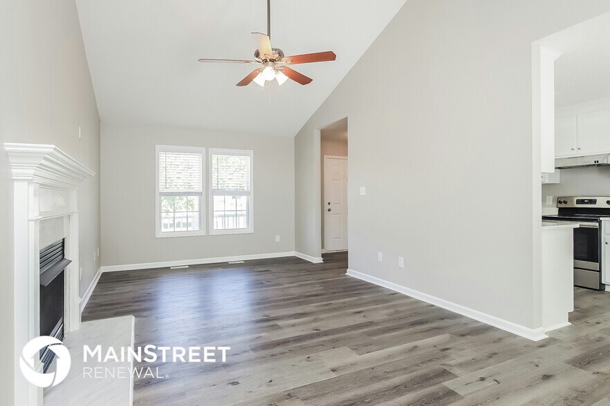 Building Photo - 1433 Smokey Mountain Dr