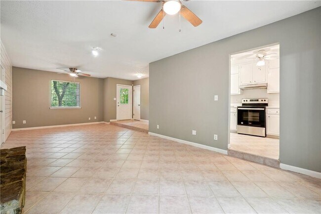 Building Photo - 2885 Webb Rd