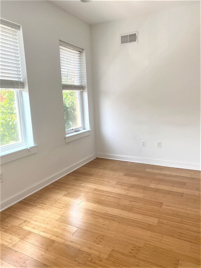 Building Photo - House for Rent in Fishtown