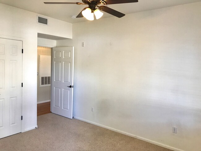 Building Photo - Beautiful and Bright Three Bedroom First F...