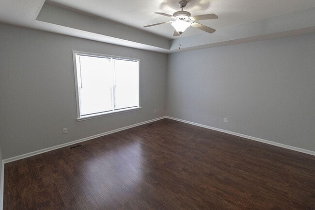 Building Photo - 1945 Center St