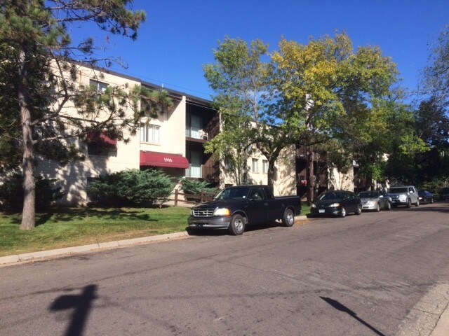 Building Photo - 1905 Wilson Ave