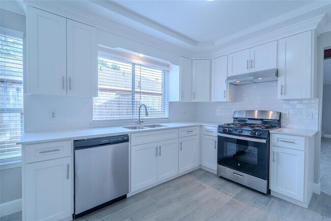 Building Photo - 6507 Desert Rose Ln