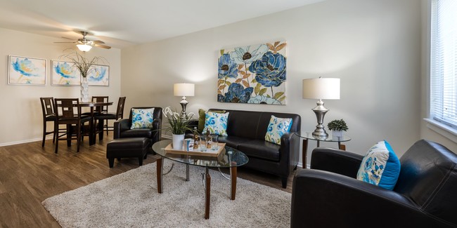 Spacious Living Area - Indian River Apartments and Townhomes