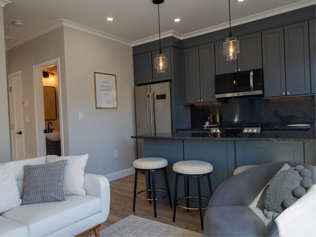 Building Photo - 93 Grove St