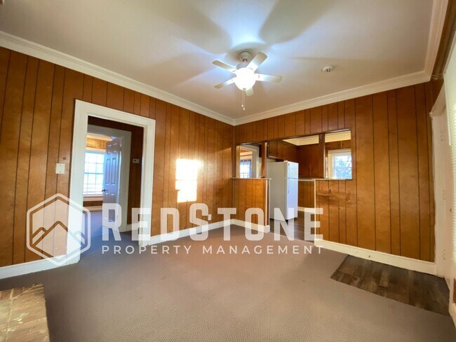 Building Photo - 416 Cleveland Ct