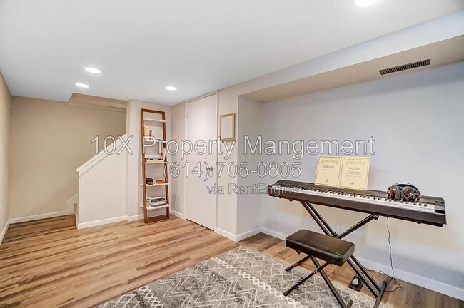 Building Photo - 2566 Shore Line Ln