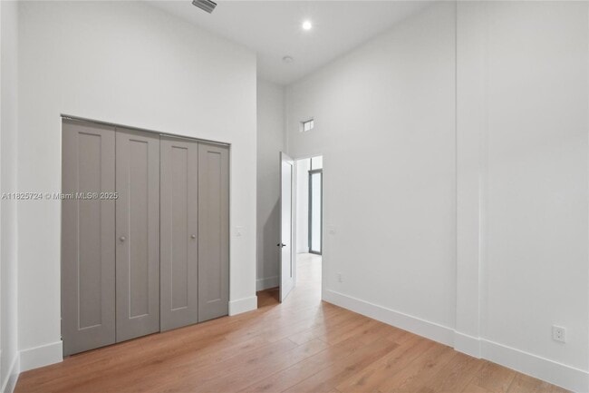 Building Photo - 424 NW 43rd St