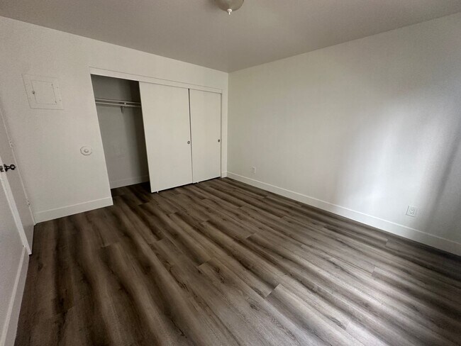 Building Photo - 1948 Country Club Ct