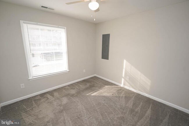 Building Photo - 2007 S Old Mill Dr