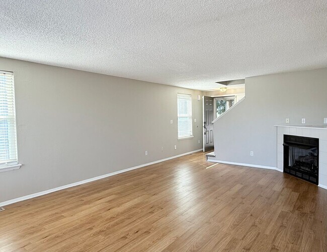 Building Photo - Conveniently Located Home in East Quincy H...