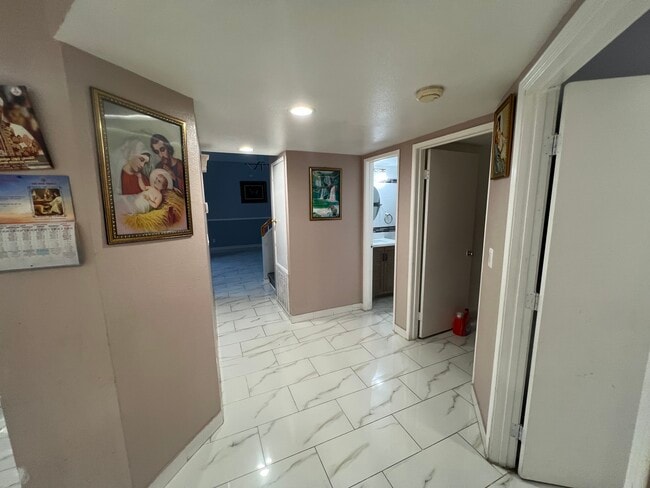 Building Photo - 13250 Sundance Cir